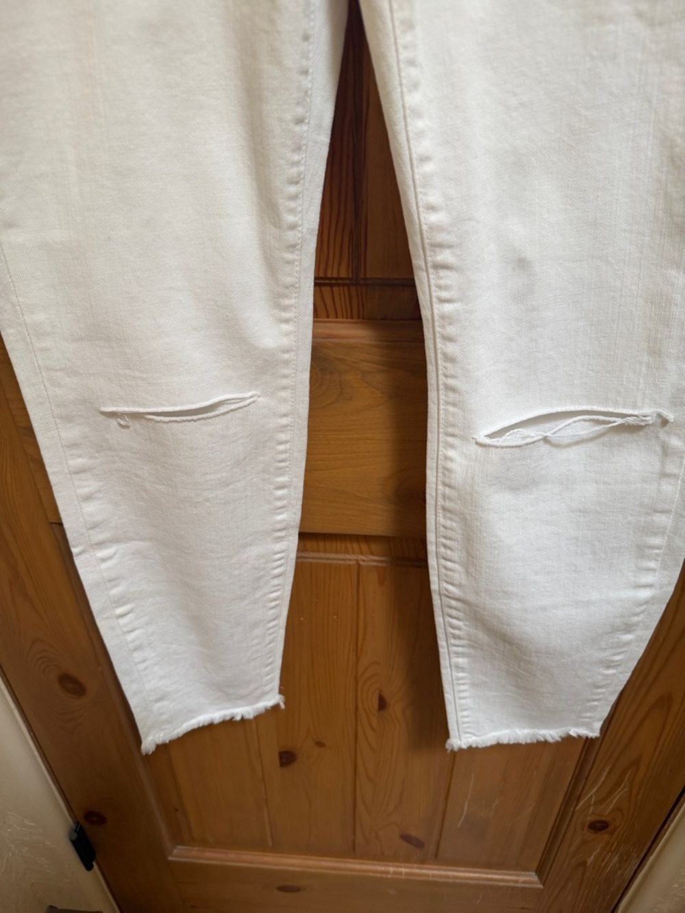 NWT! Current/Elliott White Skinny Jeans with Subtle Knee Slits - Picture 6 of 11
